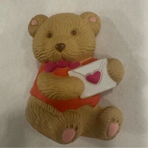 🌷Vintage GGI Resin Teddy Bear Holding Valentine Pin Brooch